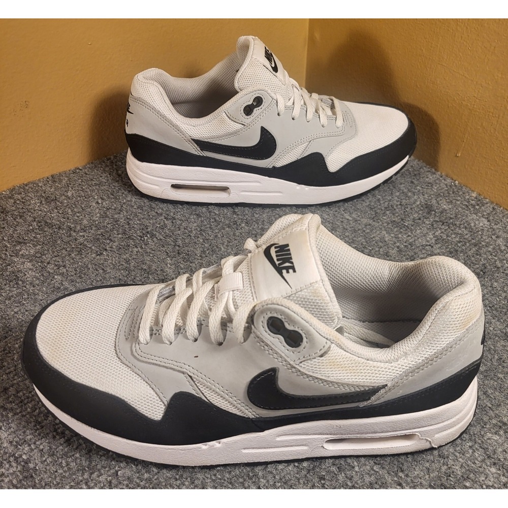 Nike Air Max 1 Essential White/Pure Platinum/Black Sz 8.5 Women's / 7 Youth